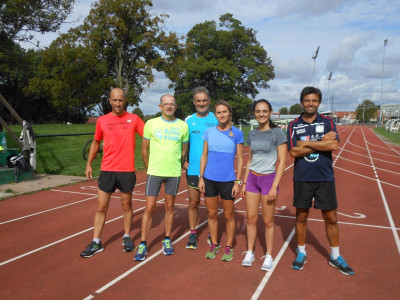 Une reprise en douceur pour nos triathlètes,avec cette vma sous forme de pyramide.Content de vous re